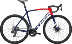 Trek Emonda SLR 6 ETap 2022 9 Trek Emonda SLR 6 ETap 2022 -Castelli Winkel slr 6 etap rood blauw 1