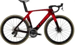 Trek Madone SLR 9 Gen 7 ETap 2023 -Castelli Winkel trek madone slr 9 etap rood zwart 1