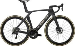 Trek Madone SLR 9 Gen 7 2023 11 Trek Madone SLR 9 Gen 7 2023 -Castelli Winkel trek madone slr 9 zwart 1